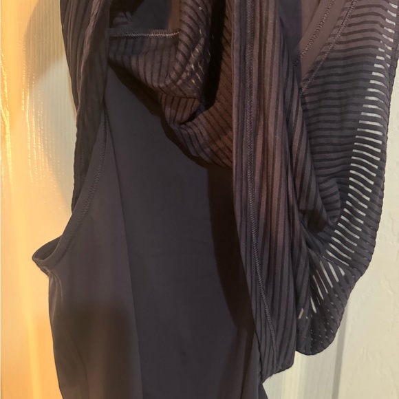 Lululemon Lean In Tank - Picture 6 of 7